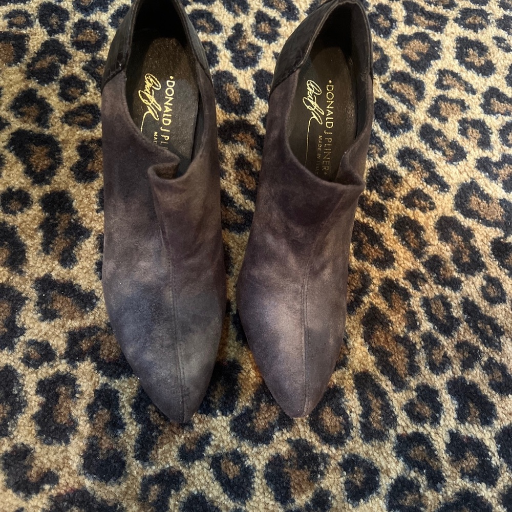 Donald J Pliner faux suede and leather snake look pointed toe booties 7B